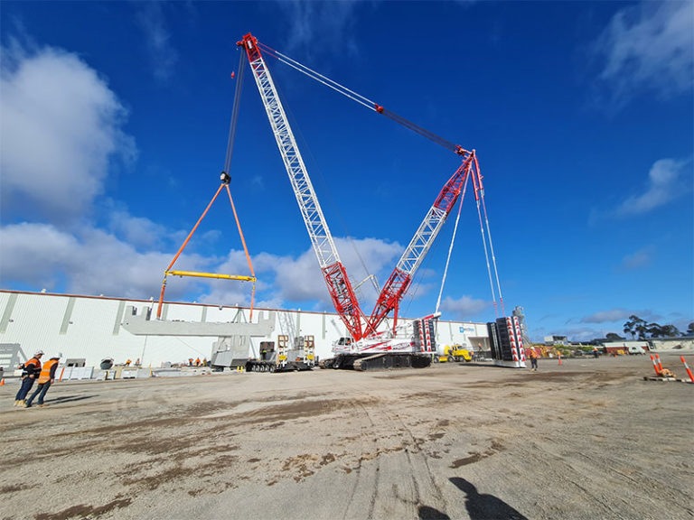 300t Spreader Matched With 350t Crawler Page Dynamic Rigging Hire